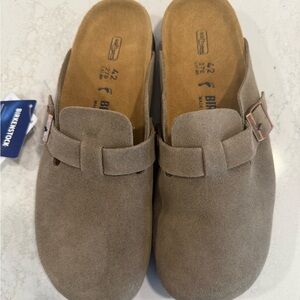 Birkenstock Dupes. These are very good Dupes. The are NOT authentic Birks!
